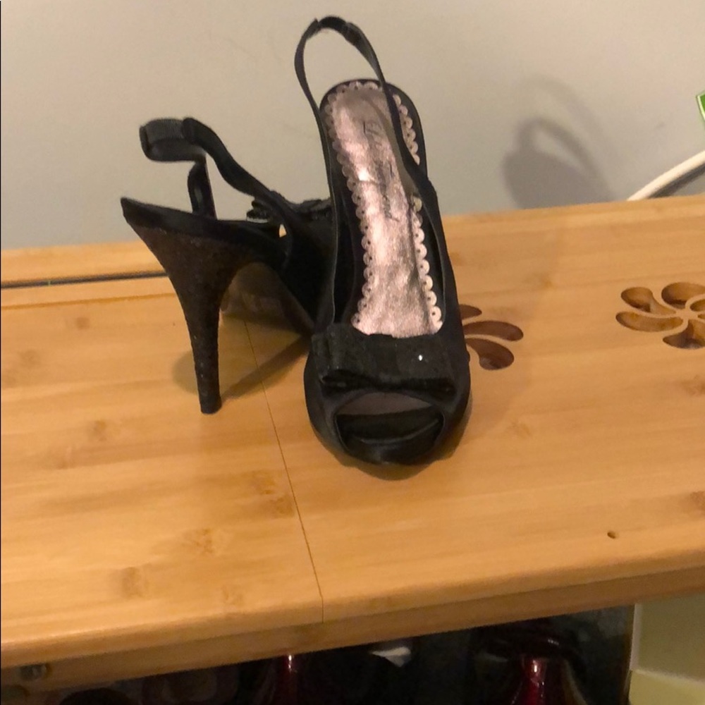 Tuxedo bow sling back pumps